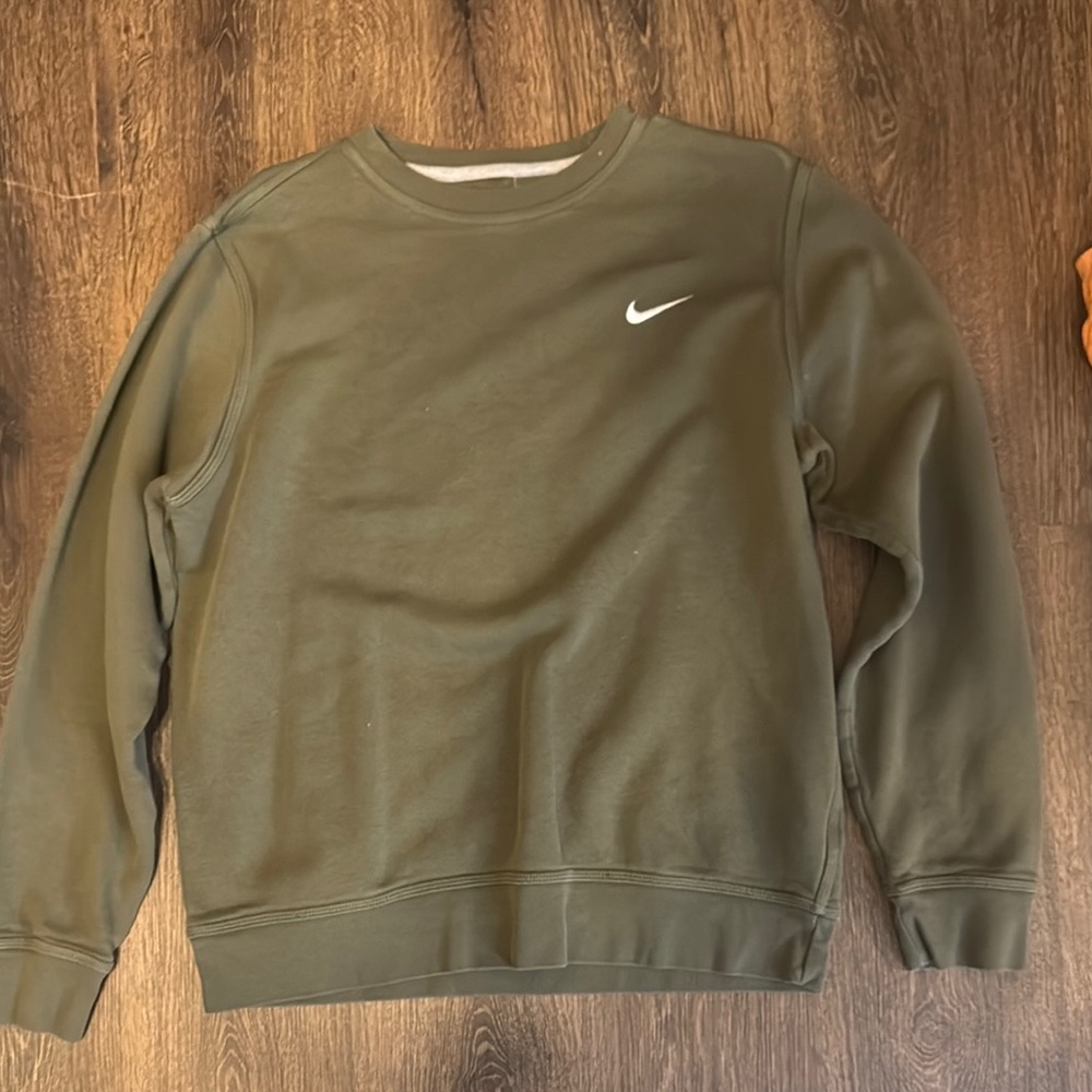 Nike Men's Green Sweater